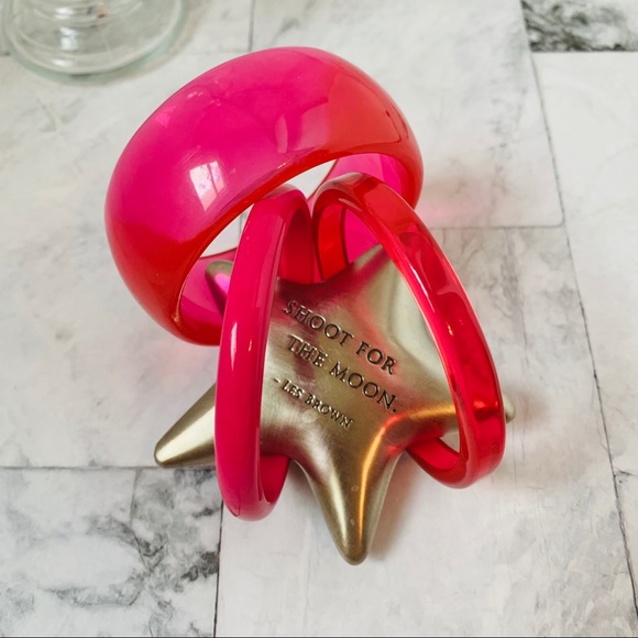 Set of 3 Pink Plastic Bangle Bracelets - Picture 3 of 7